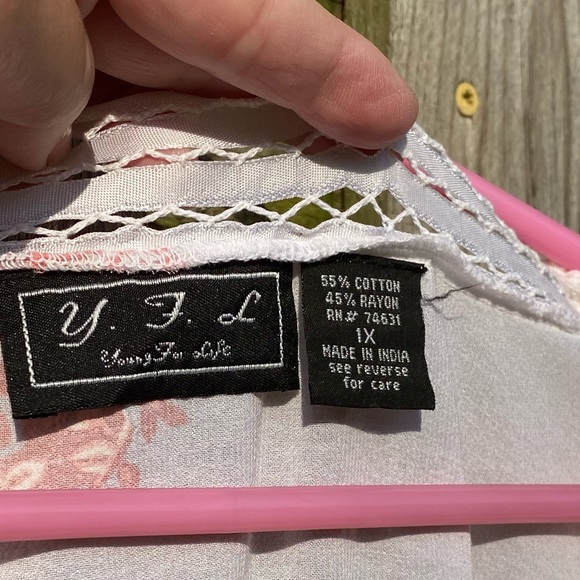 Vintage Bohemian Floral 3/4 sleeve V neck Plus size peasant Crochet Top - Picture 3 of 6